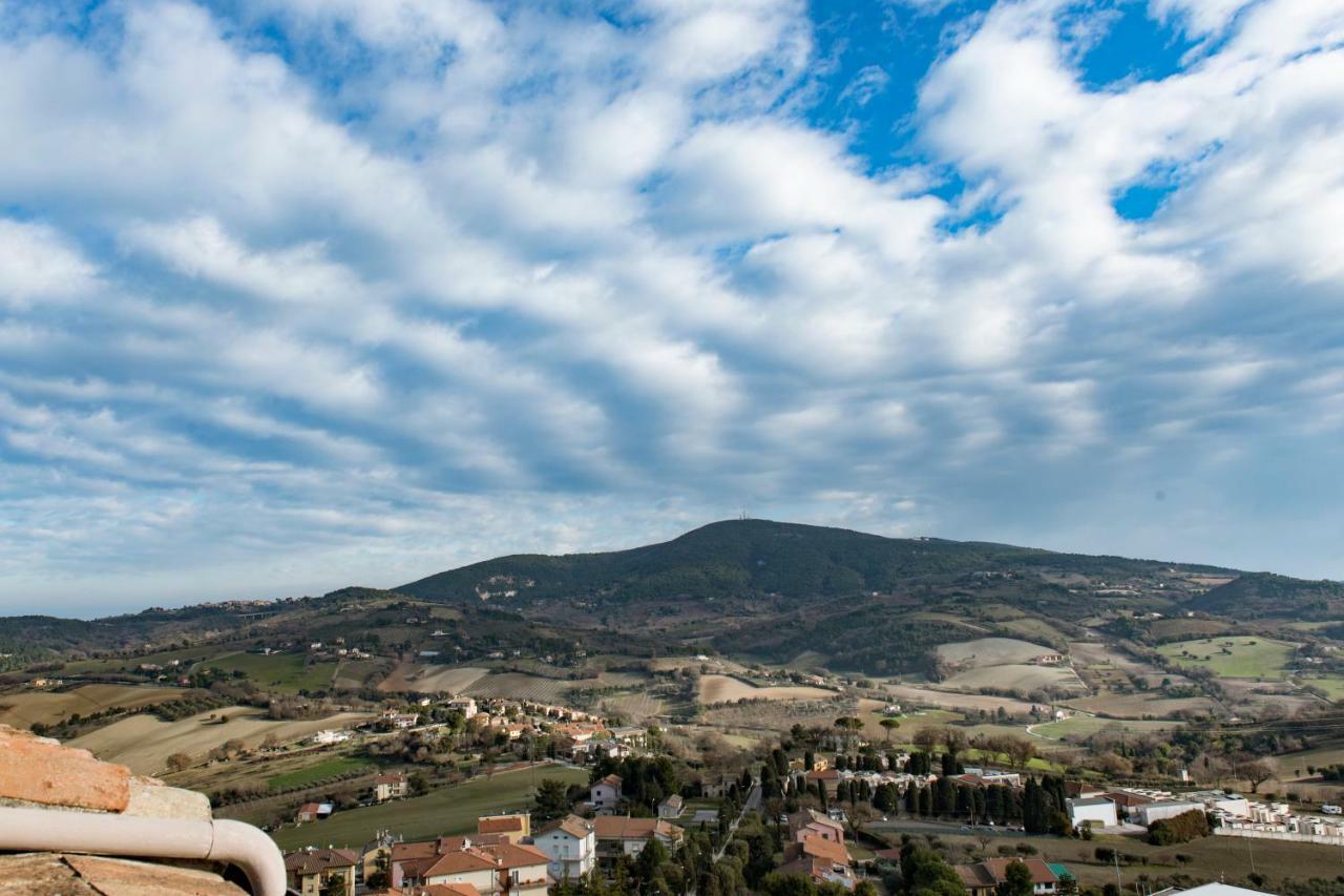 "Nido Del Falco" Palazzo Ricotti Camerano Dış mekan fotoğraf