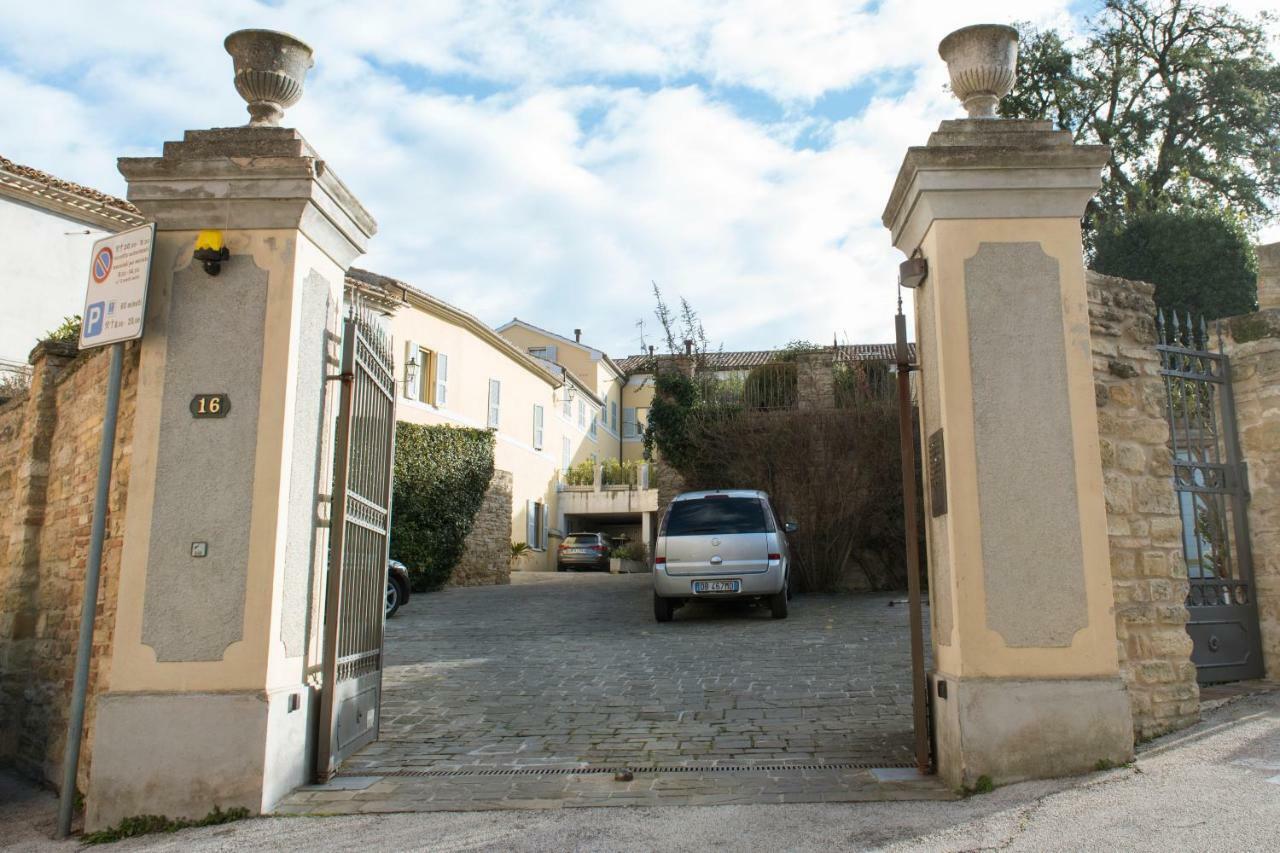 "Nido Del Falco" Palazzo Ricotti Camerano Dış mekan fotoğraf